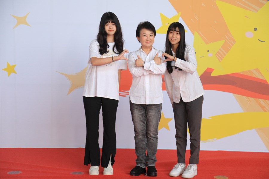 台中市111學年度高級中等以下學校畢業生市長獎合影活動(高中組)--TSAI (55)