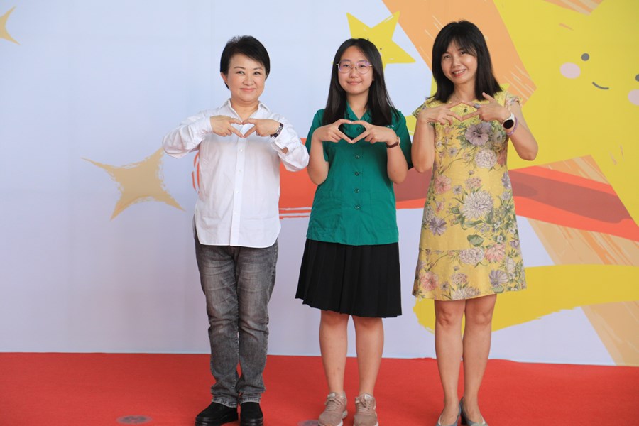 台中市111學年度高級中等以下學校畢業生市長獎合影活動(高中組)--TSAI (62)