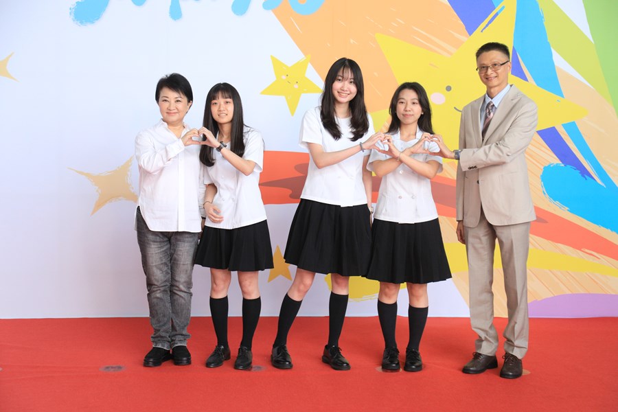 台中市111學年度高級中等以下學校畢業生市長獎合影活動(高中組)--TSAI (102)