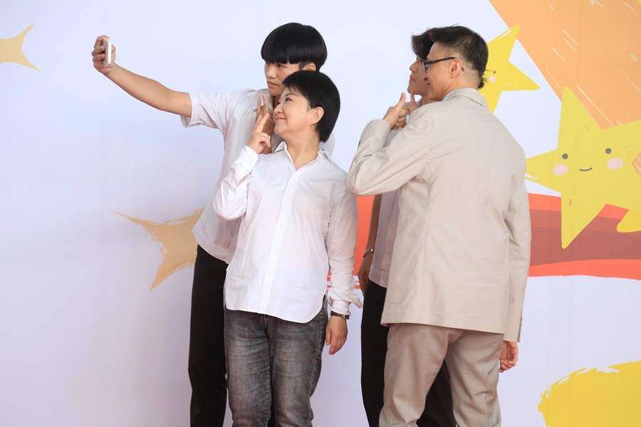 台中市111學年度高級中等以下學校畢業生市長獎合影活動(高中組)--TSAI (108)