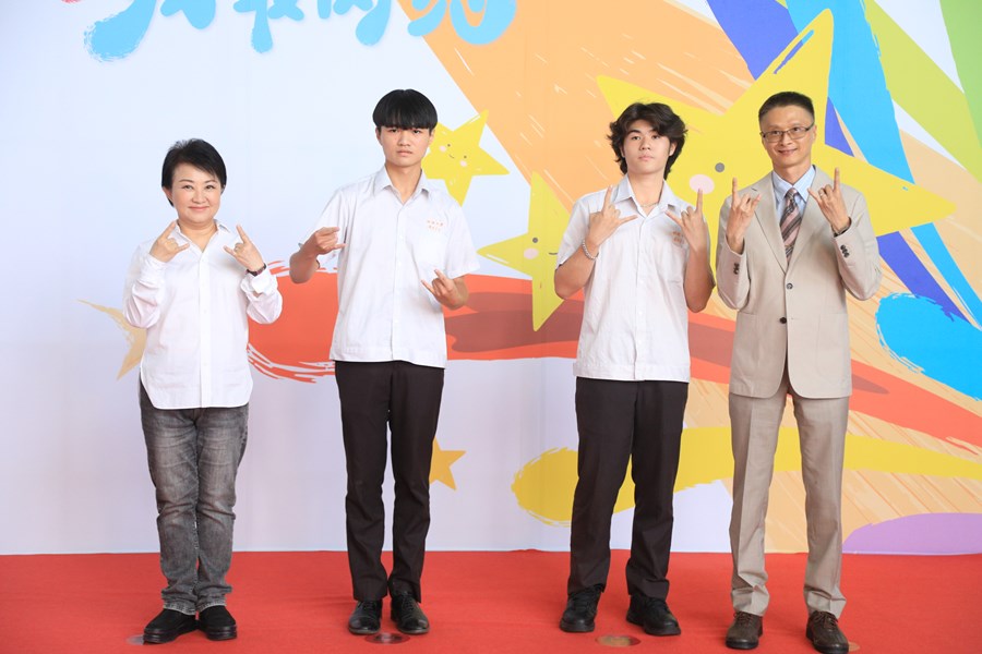 台中市111學年度高級中等以下學校畢業生市長獎合影活動(高中組)--TSAI (109)