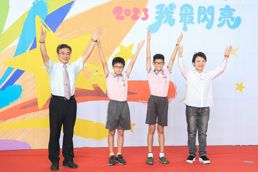 台中市111學年度國中小學校畢業生市長獎合影活動 (21)