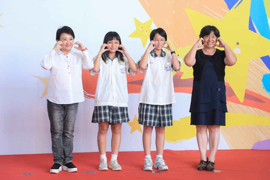 台中市111學年度國中小學校畢業生市長獎合影活動 (9)