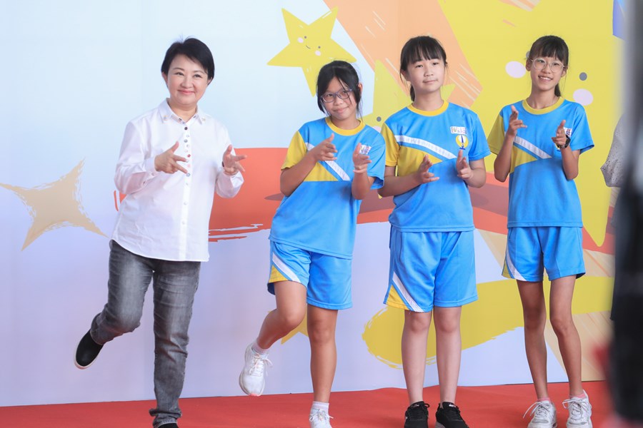 台中市111學年度國中小學校畢業生市長獎合影活動 (19)