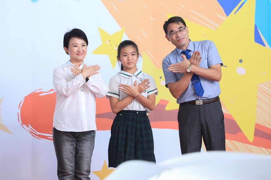 台中市111學年度國中小學校畢業生市長獎合影活動 (51)