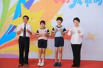 台中市111學年度國中小學校畢業生市長獎合影活動--TSAI (12)