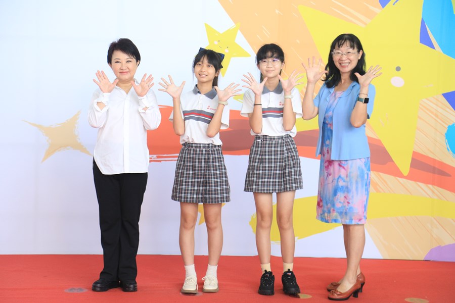 台中市111學年度國中小學校畢業生市長獎合影活動--TSAI (54)