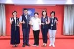 獻獎--臺中市政府衛生局獲111年度流感疫苗接踵計畫績優獎