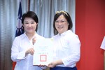 表揚112年度教育部獎勵國中小學推動閱讀績優學校團體及個人評選獲獎單位--閱讀磐石獎---立人國中