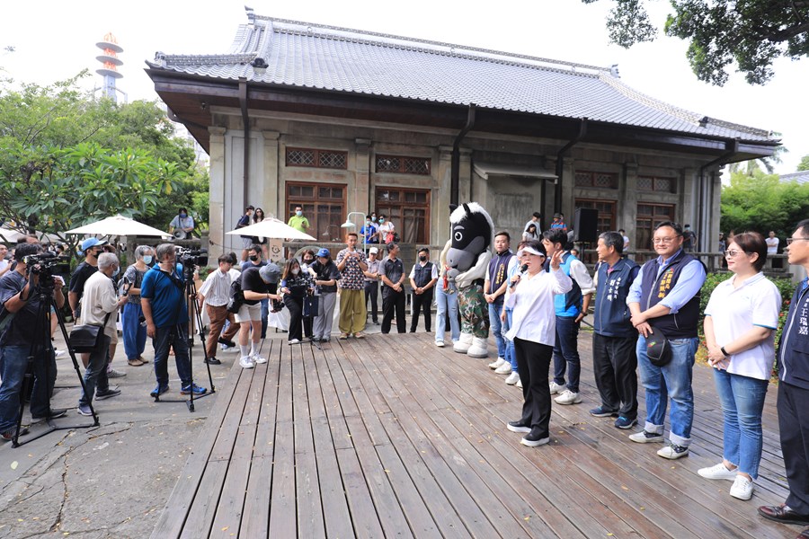 盧市長開箱介紹國漫館基地--TSAI (97)