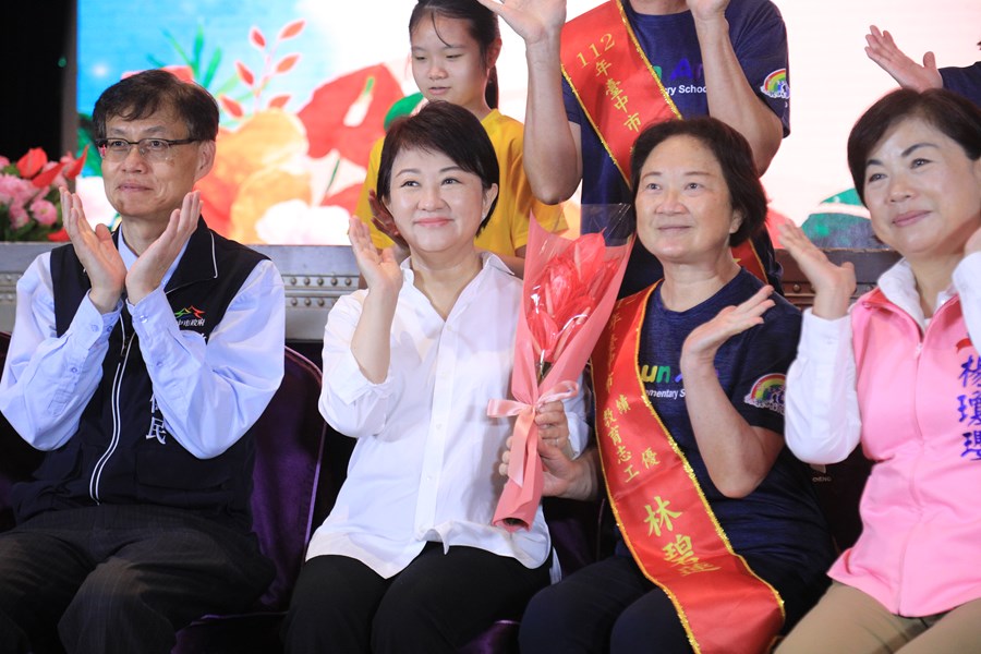 112年台中市績優教育志工暨績優交通導護志工表揚活動--TSAI (111)