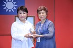 頒獎--許春梅參議服務滿40年--TSAI