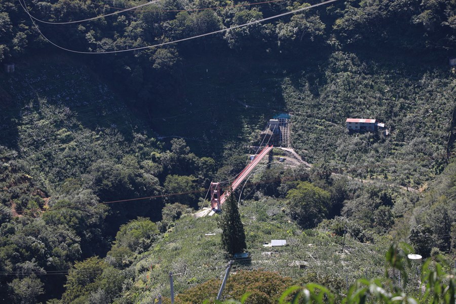 視察環山部落南湖溪新建吊橋 (13)