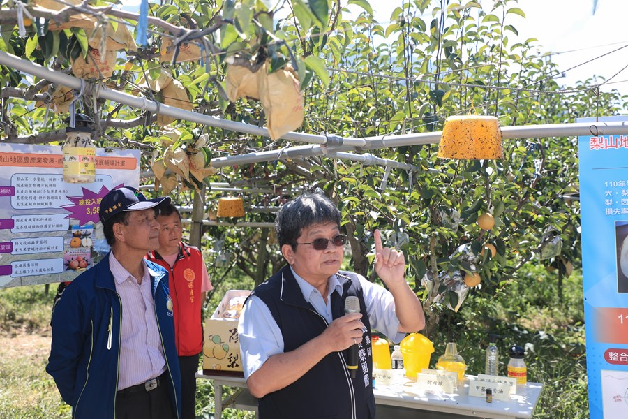 視察梨山地區東方果實蠅防治示範計畫 (13)