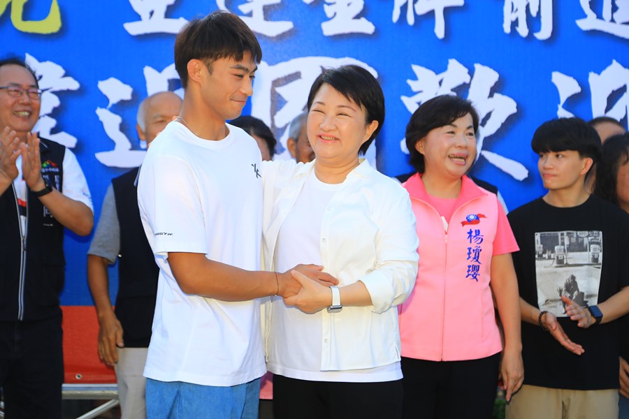 台中之光亞運金牌國手楊勇緯返國歡迎會--TSAI  (22)