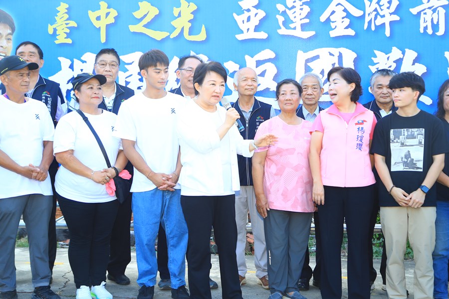 台中之光亞運金牌國手楊勇緯返國歡迎會--TSAI  (25)