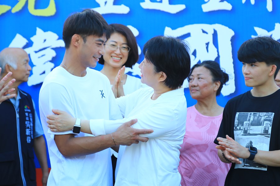 台中之光亞運金牌國手楊勇緯返國歡迎會--TSAI  (55)