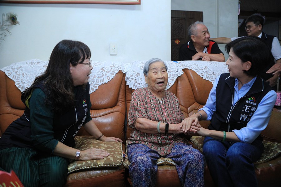 致贈百歲人瑞-太平區趙國瓊老夫人重陽禮金--TSAI (9)