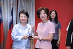 表揚第17屆農金獎獲獎農會及績優人員--大雅區農會秘書-楊美雪--TSAI (4)