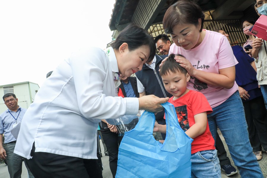 致贈百歲人瑞-大雅區王元民老先生重陽禮品 (46)