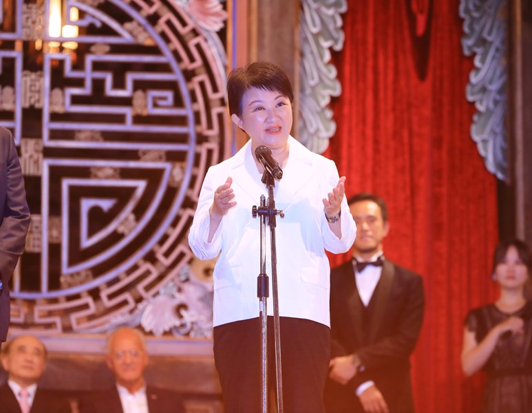 盧市長出席秀傳亞洲遠距微創手術中心十五周年慶晚宴--TSAI (3)