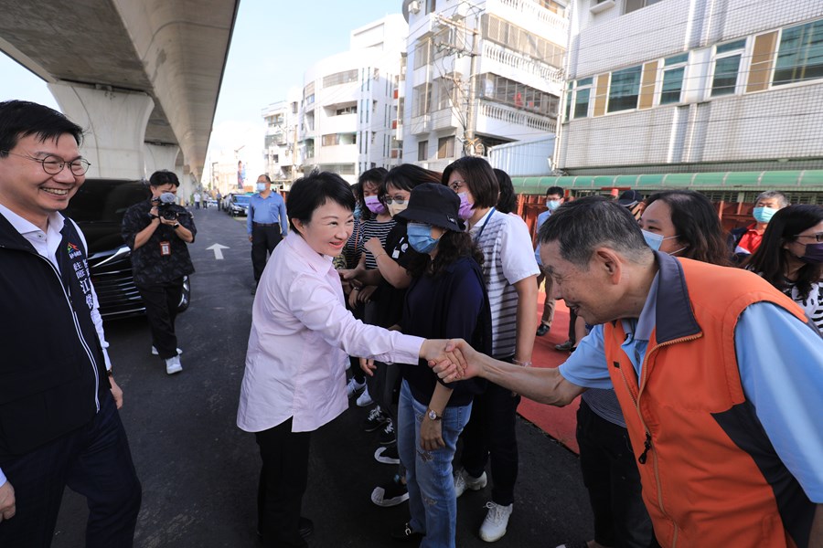 「鐵道路廊台3跨越自行車橋工程」完工視察祈福典禮--TSAI (24)