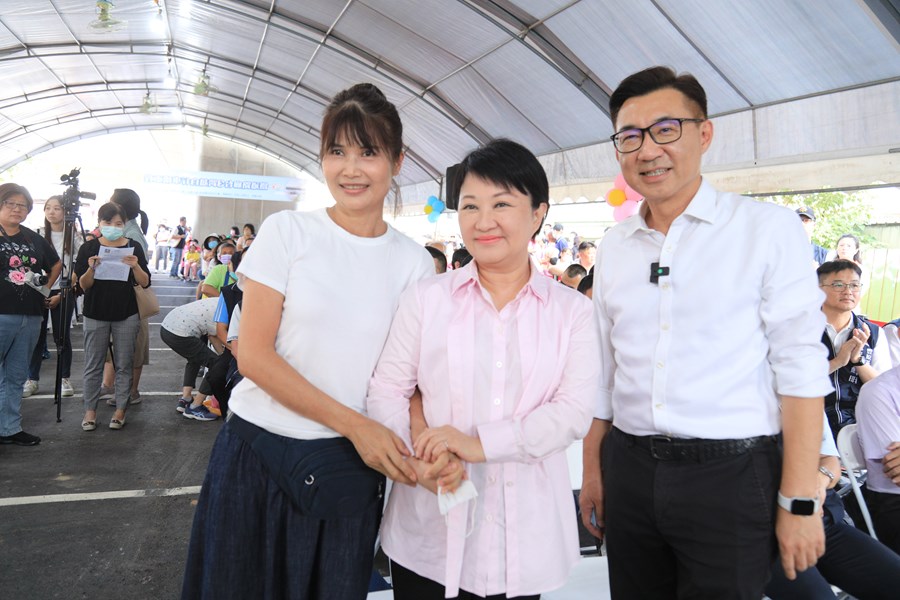 「鐵道路廊台3跨越自行車橋工程」完工視察祈福典禮--TSAI (41)