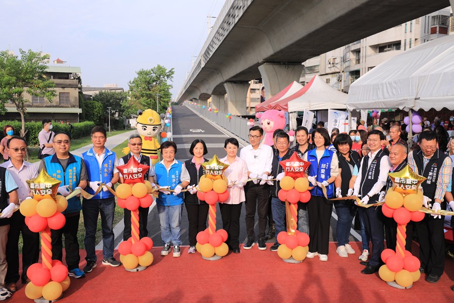 「鐵道路廊台3跨越自行車橋工程」完工視察祈福典禮--TSAI (95)