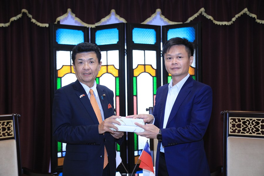 日本石川縣金澤市議會野本正人議員一行蒞府拜會--TSAI (22)